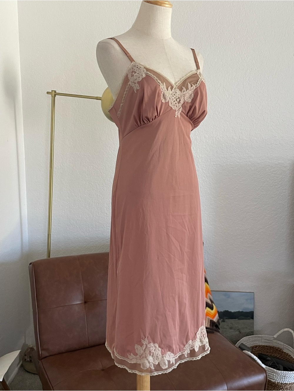 SOLD Vintage 1960s 1950s Romantic Trad Wife Lace Slip Dress - Picture 3 of 6